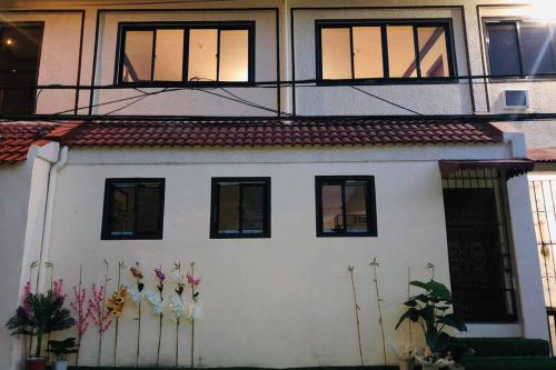 Sterling Homes in Las Pinas - 16 Rooms - Rate is per room not entire house, Las Piñas