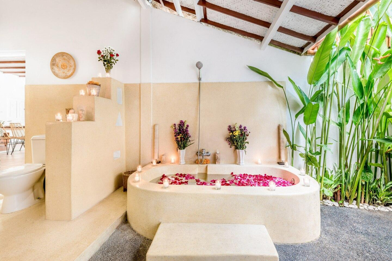 Bathroom 2, Villa Berlin (6 BDR) with Pool and Garden, Badung