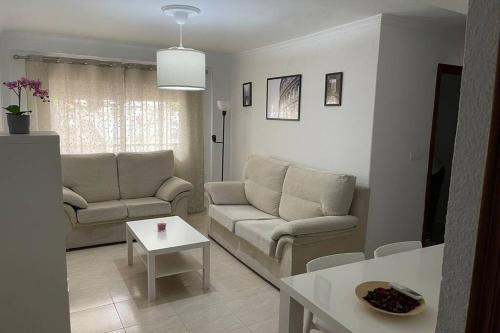 Piso en Ayamonte, cerca de playas y con necesidades proximas, Huelva