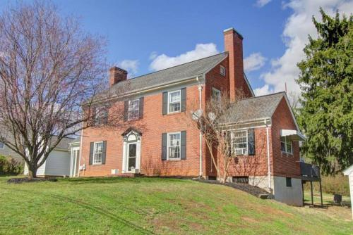 1500 Home Sweet Home Room Number 3, Lynchburg