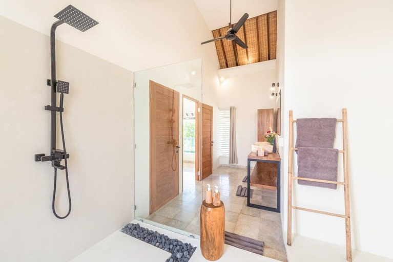 Bathroom 5, Villa Milano (6 BDR), prime Location, Pool, Garden, Badung