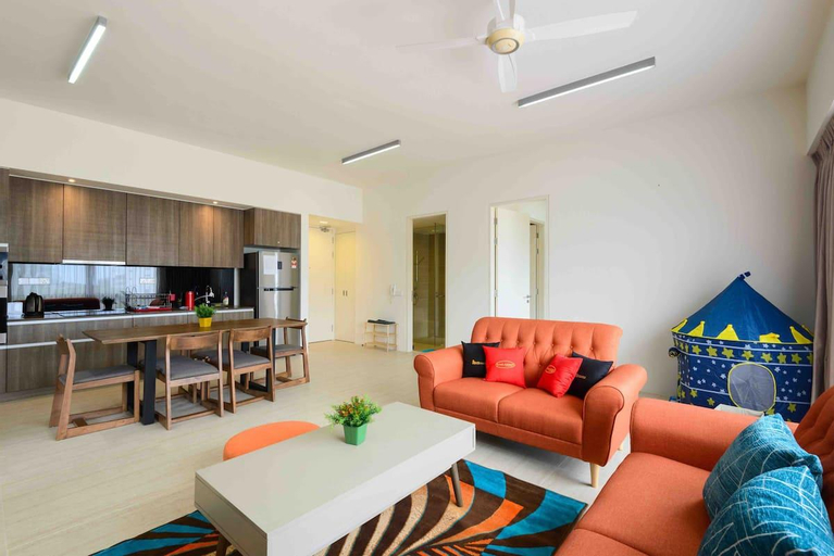 Beachfront Apartment @ Batu Ferringhi, Penang Island