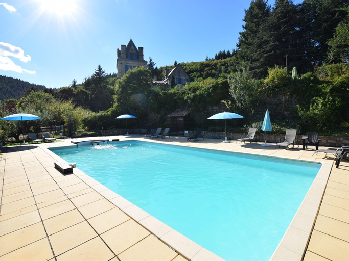 Beautiful Apartment in Saint-Prix with Swimming Pool, Ardèche