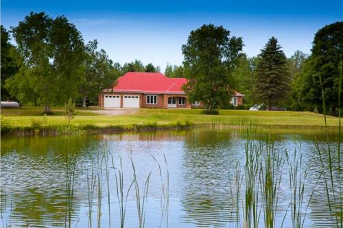 Clearview Manor! Wasaga Beach, Blue Mountain, Simcoe