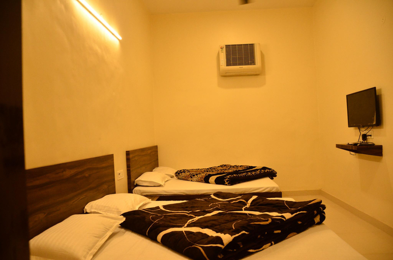 Others 5, Hotel Bindra Paradise, Amritsar