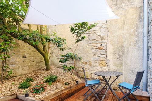Studio with a peacefull private patio, Pyrénées-Atlantiques