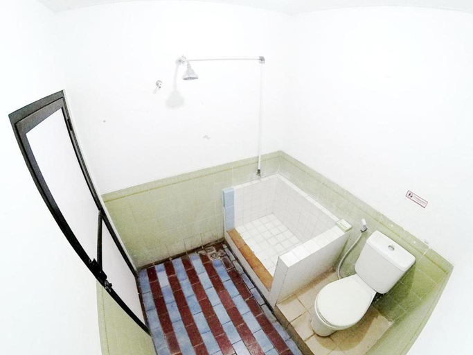 Bathroom 3, MW 46 Homestay (tutup sementara), Yogyakarta