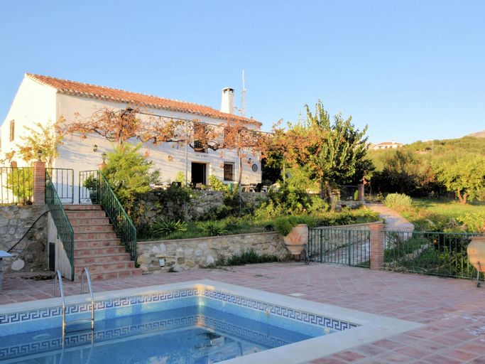 Comfortable Cottage in Periana with Swimming Pool, Málaga