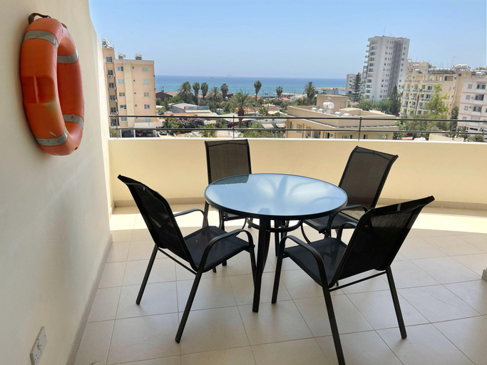 Others 2, License to Chill Apartment, Larnaca