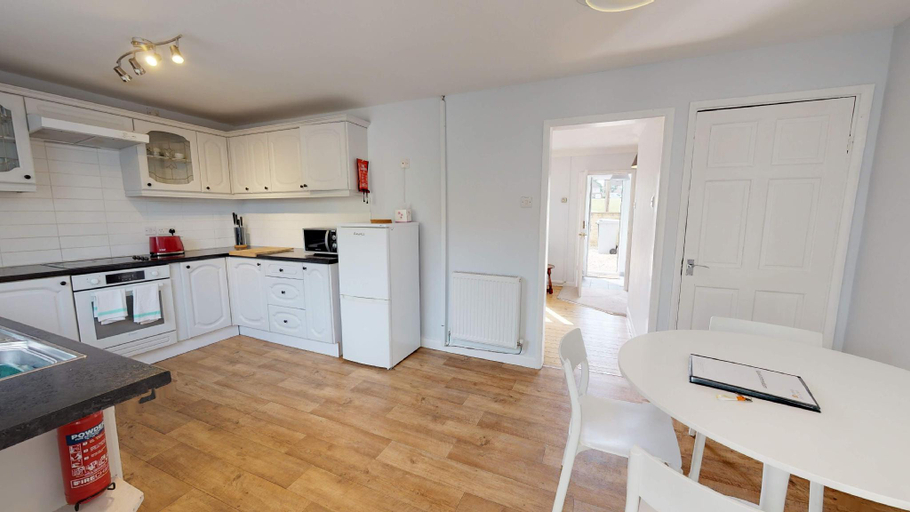 Others 4, Taphouse Avenue Witney holiday home, Oxfordshire