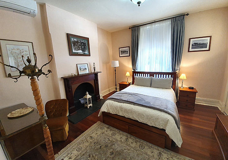 Bedroom, Burra Railway Station BnB, Goyder
