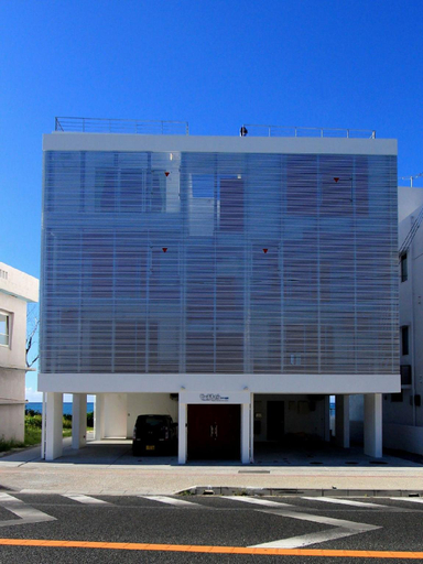 Others 5, Beach Room, Onna
