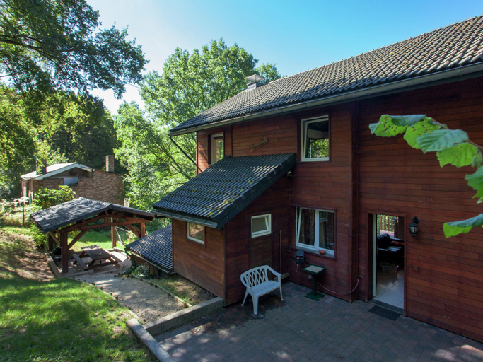 Modern Chalet in Sougné-Remouchamps near Forest, Liège