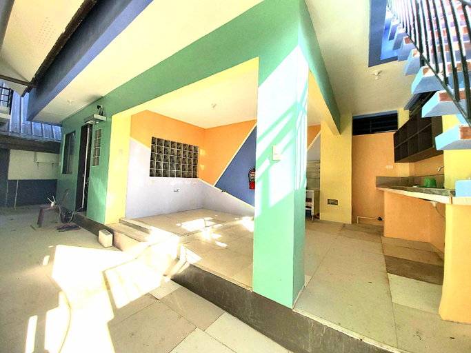 Shared kitchen 3, San Isidro Happy Hostel, Tagbilaran City