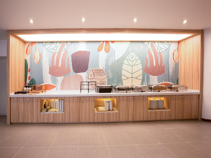 Others 5, Hanting Hotel Chuangchun Renmin Da Street Northeast Normal University, Changchun