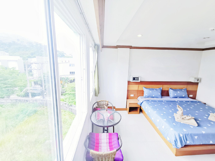 Lanting House / King Bed Room / 2 person/ Window, Phuket Island
