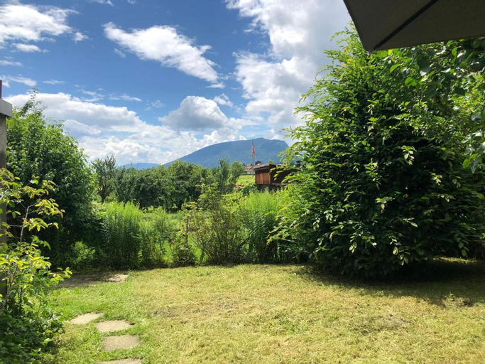 Exterior & Views 2, Tranquille, vue jardin, Boudry