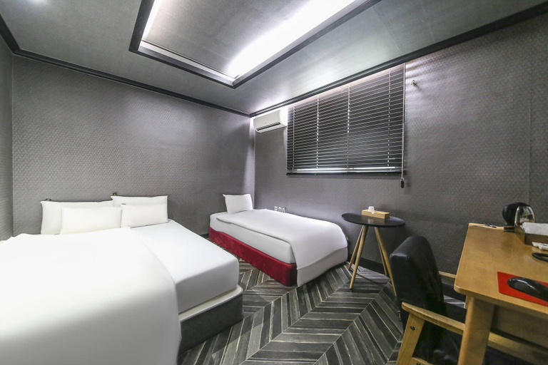 Bedroom 4, H Boutique Motel, Gongju