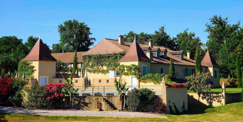 Large country house with private pool rated 5★ , Hautes-Pyrénées