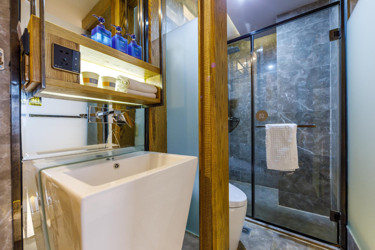 Bathroom 4, Hanting Premium Hotel Shanghai Stadium Metro Station, Shanghai