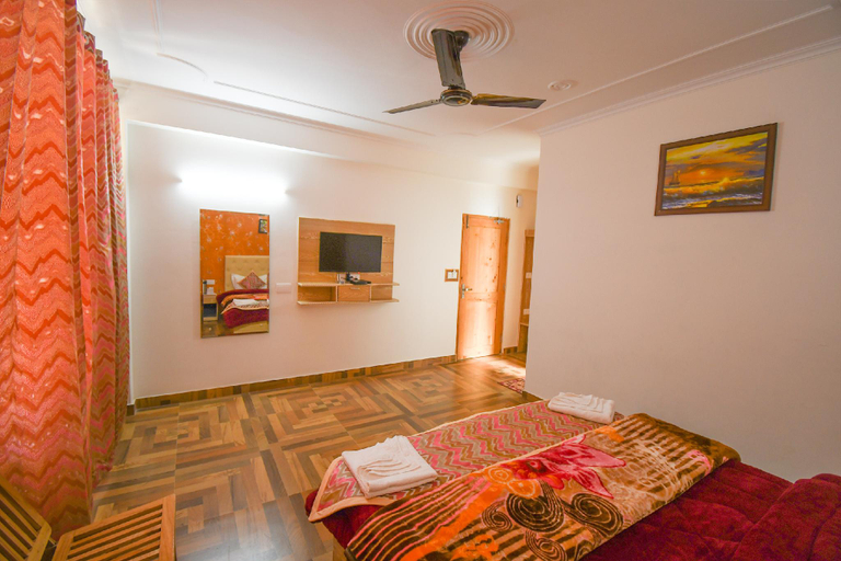 Public Area, Hotel Kullu Manali Inn (Mountain View Hotel), Kullu