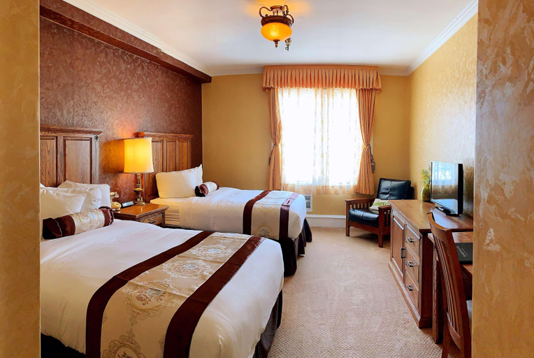 Bedroom 4, Eureka Inn, Trademark Collection by Wyndham, Humboldt