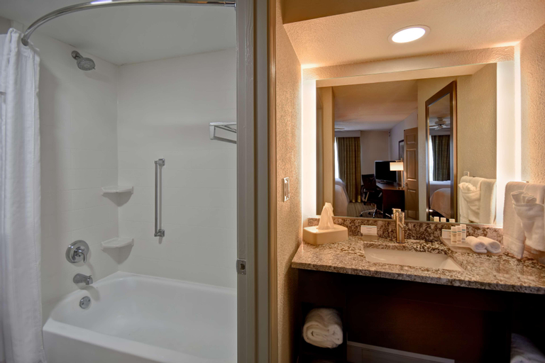 Bathroom 28