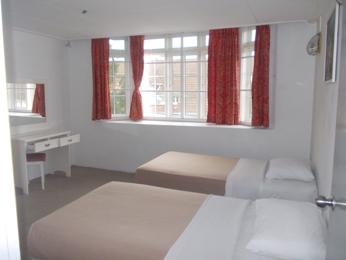 Bedroom 5, Puncak Inn Fraser's Hill Apartment, Raub