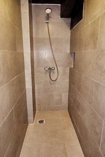 Bathroom 8