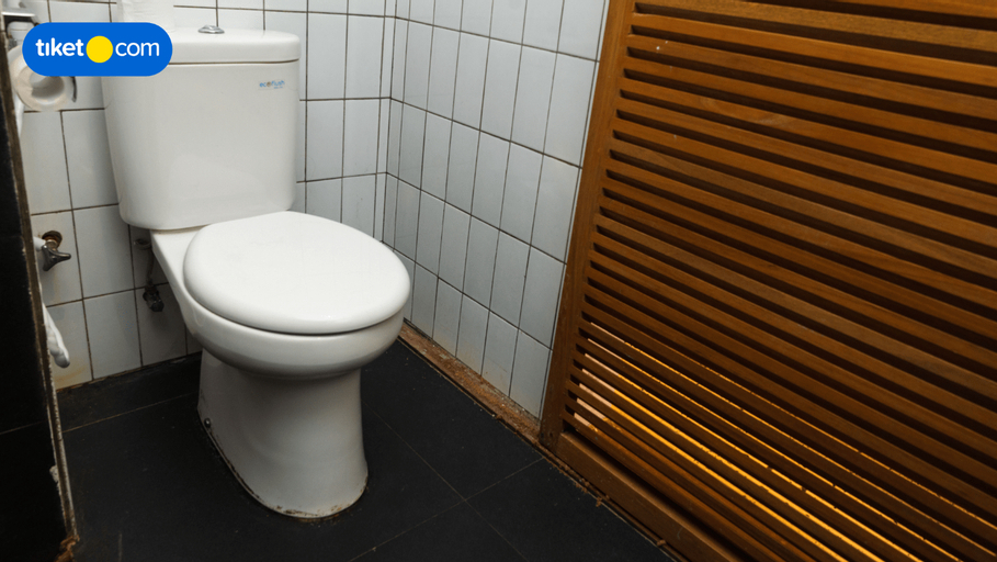 Bathroom 10