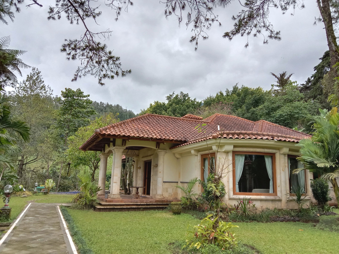 Exterior & Views 2, VIlla Bougenville, Karanganyar