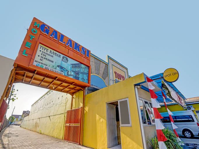Exterior & Views 2, Super OYO 90622 Hotel Galaksi, Ponorogo