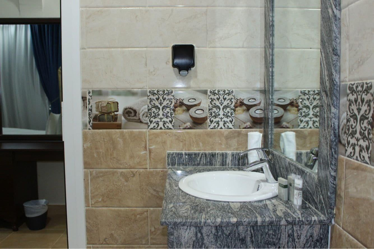 Bathroom 3, JABAL AL AKHDAR GRAND HOTEL, Izki