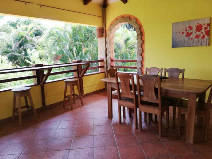 Food & Drinks 5, Villas Verdes, Nicoya