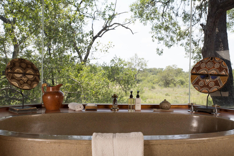 Bathroom 4, Lukimbi Safari Lodge, Ehlanzeni
