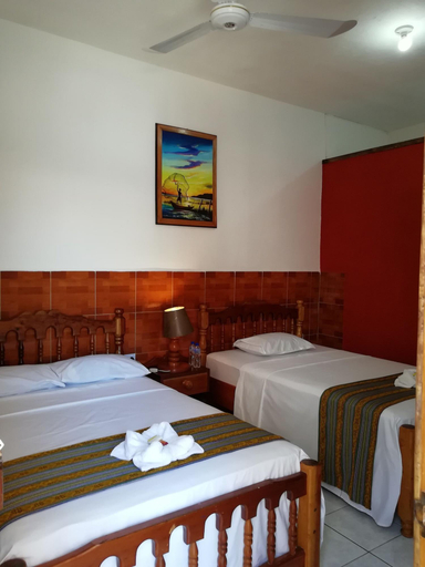 Others 5, Hotel La Union, Flores