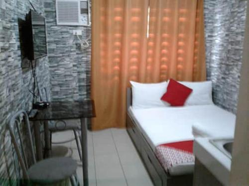 URBAN DECA- EDSA MANDALUYONG, Mandaluyong