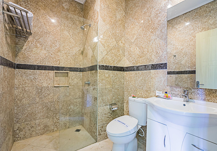 Bathroom, Royal Trawas Hotel & Cottages, Mojokerto