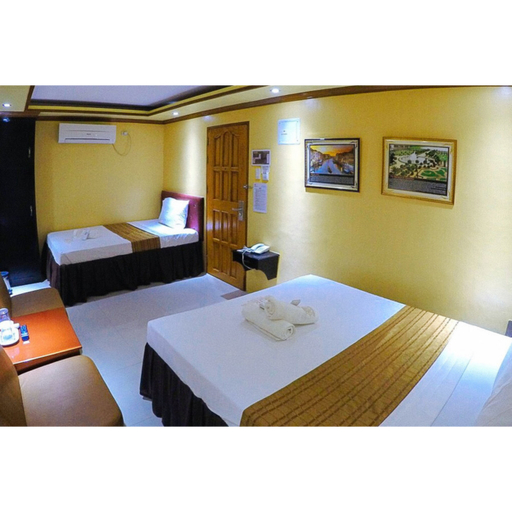 Bedroom 4, RedDoorz Plus @ Taj Hotel Tuguegarao, Tuguegarao City