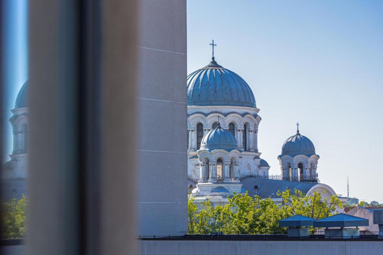 Exterior & Views