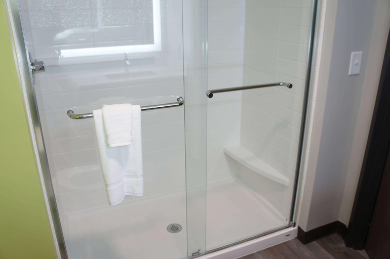 Bathroom 5, La Quinta Inn Suites By Wyndham Braselton, Jackson