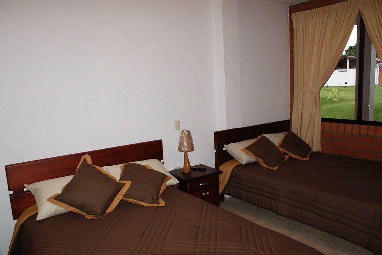 Bedroom 2, Hosteria Farallon, Morona