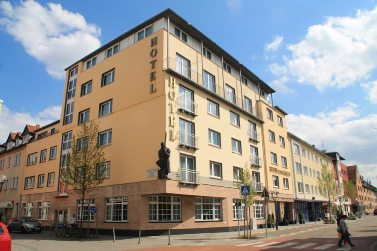 Exterior & Views