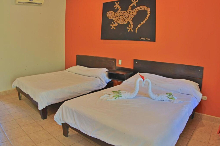 Bedroom 3, Pitaya Lodge, Santa Cruz
