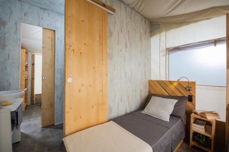 Bedroom 3, hu Montescudaio Village, Pisa