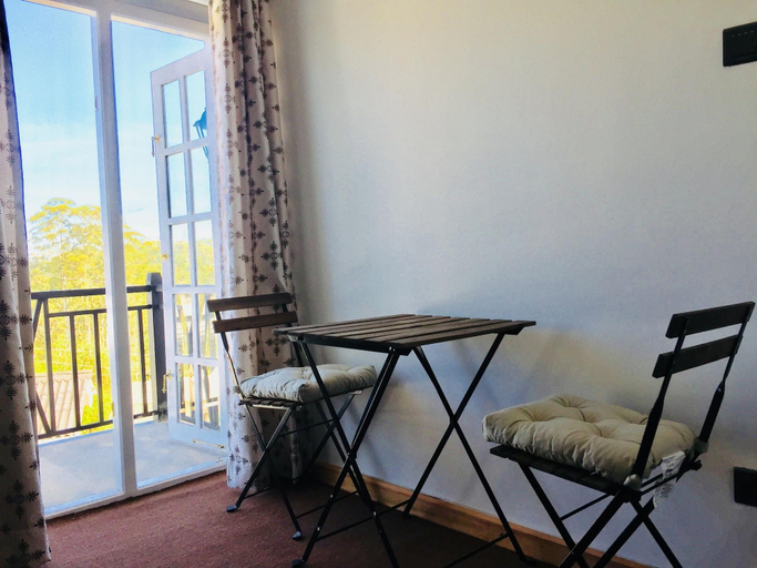 Bedroom 5, Hotel Mount Castle, Ambagamuwa