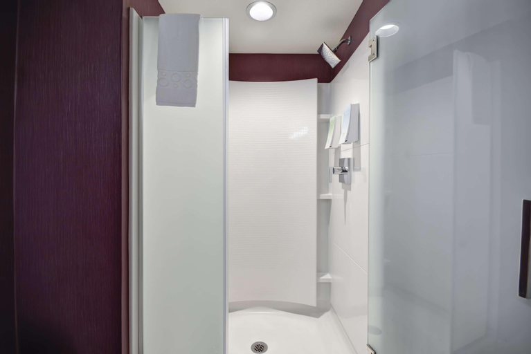Bathroom 20