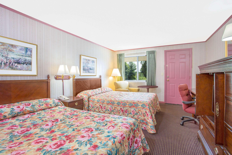 Bedroom 4, Knights Inn Mt Airy-Mayberry, Surry