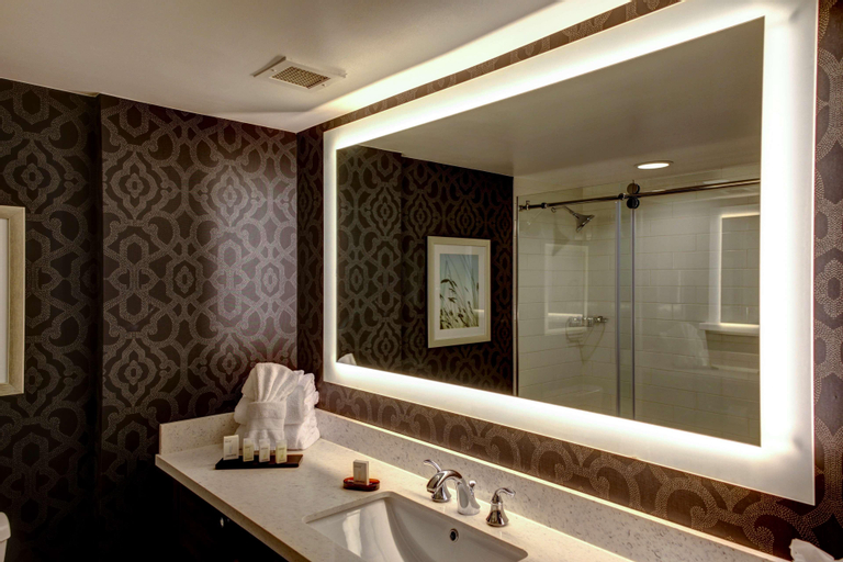 Bathroom 14