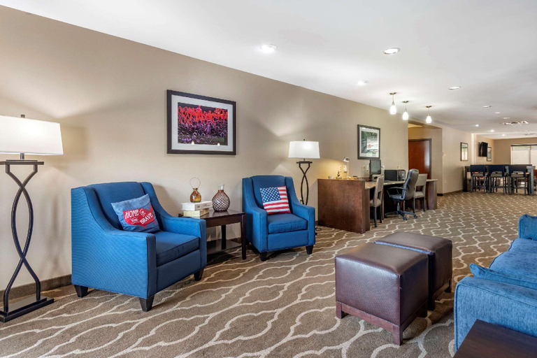 Public Area 2, Comfort Suites Manchester near Arnold AFB, Coffee